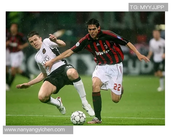 世界足球明星的绝招揭秘如何在绿茵场上创造奇迹与荣耀